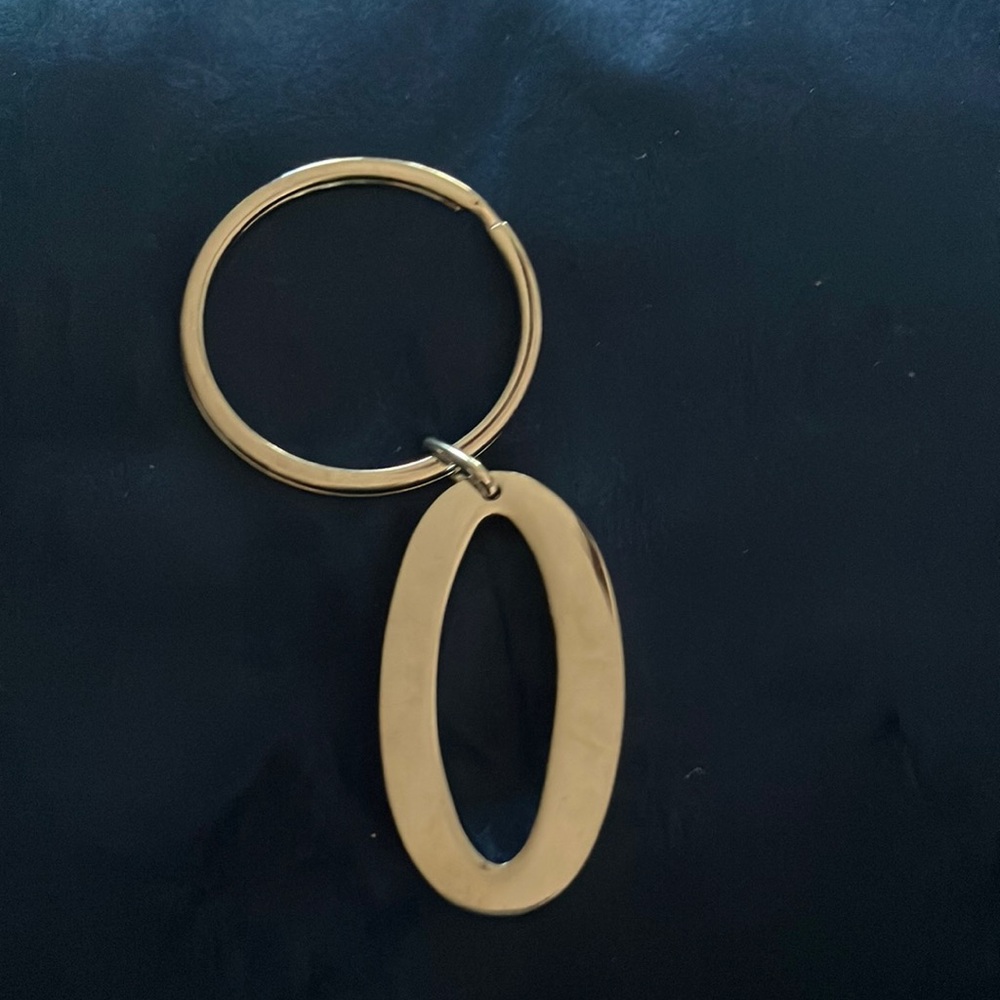 Silver Letter O Keychain‎ - heavy duty metal